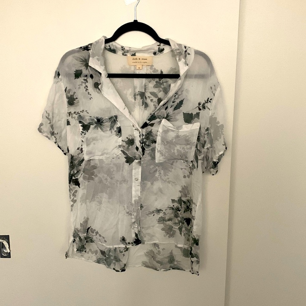 Button up, blouse. Grey/white, floral print